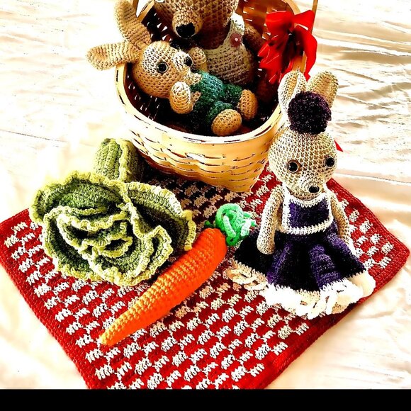 Crochet Pattern - Little Bunny Family – Kristi Tullus Crocheted Bunny Family